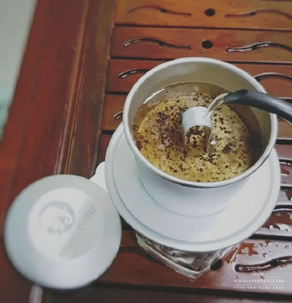 Cach-Pha-cafe-phin-de-lam-cafe-trung-tai-nha